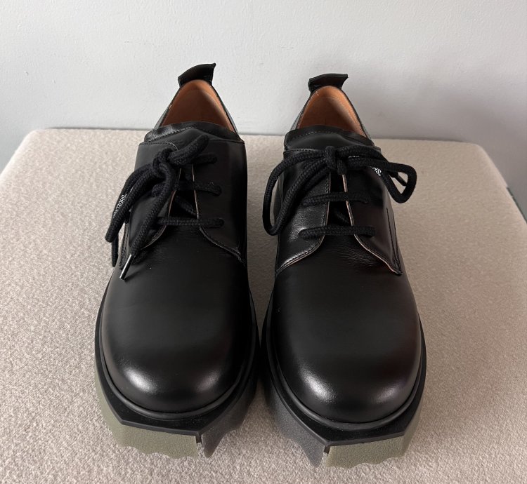 Off White Leather Sponge Derby In Black