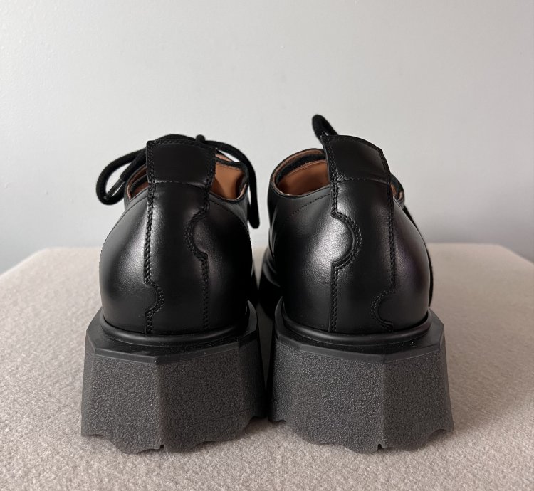 Off White Leather Sponge Derby In Black
