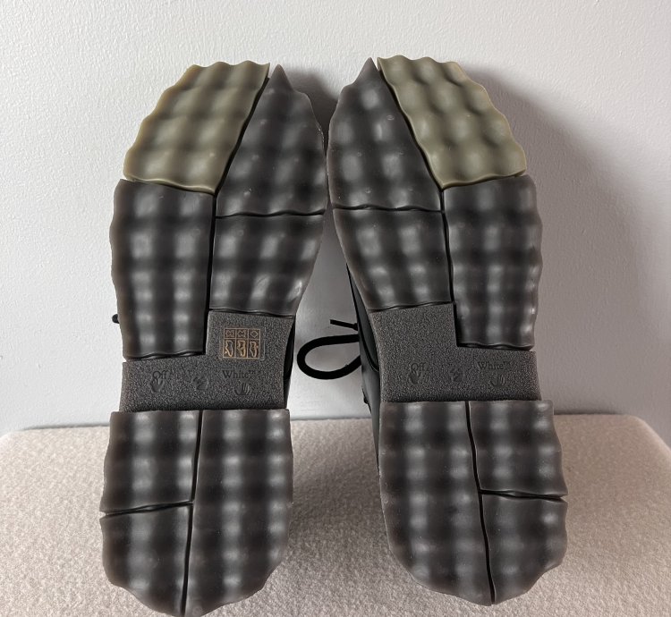Off White Leather Sponge Derby In Black