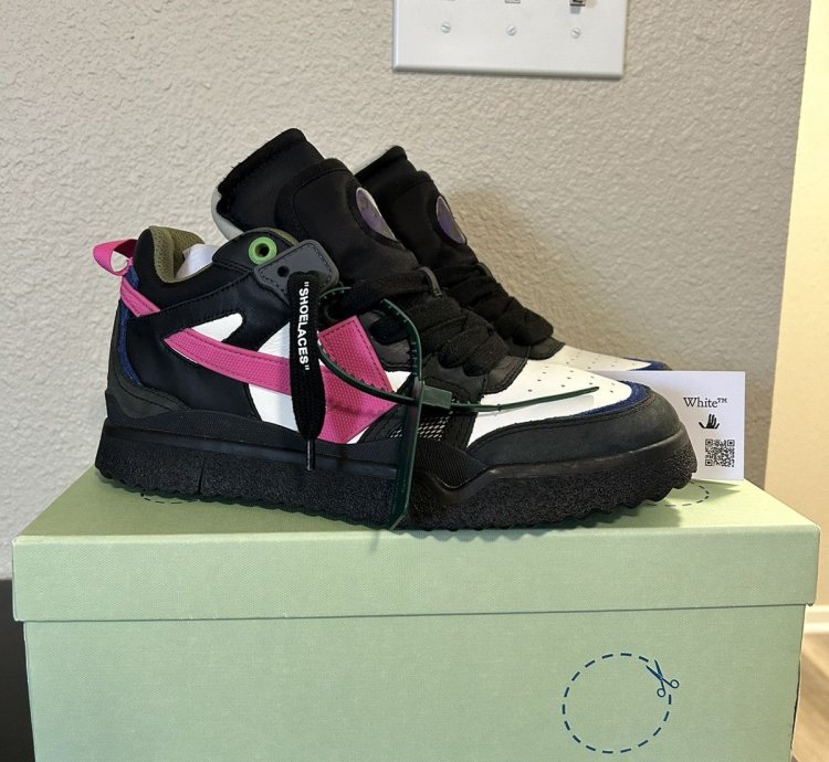 Off White Sponge Mid Top Black Fuchsia