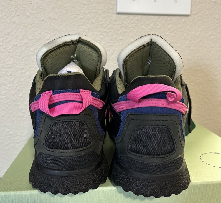 Off White Sponge Mid Top Black Fuchsia