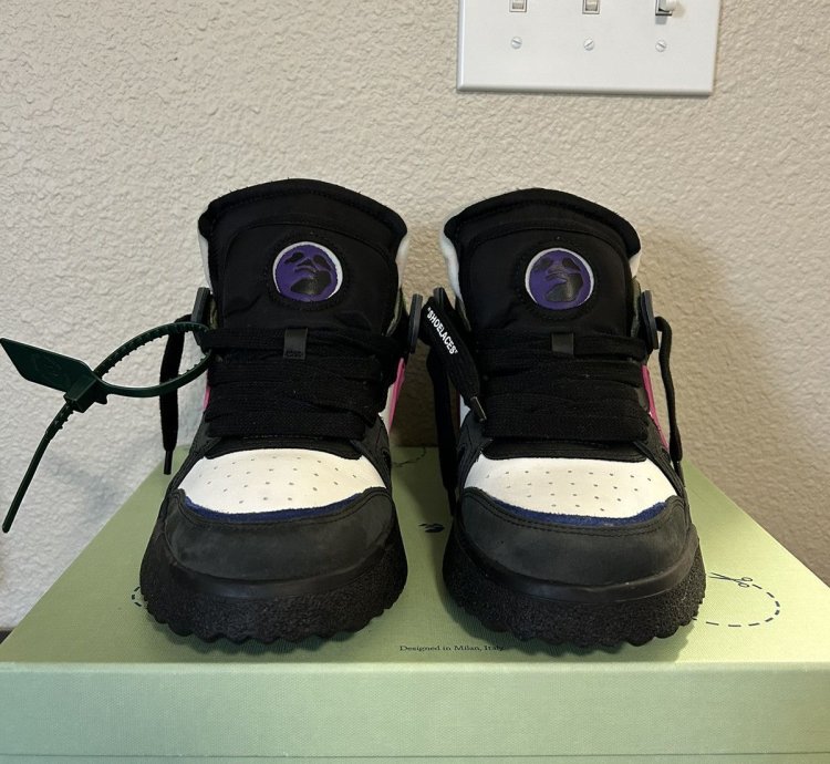 Off White Sponge Mid Top Black Fuchsia