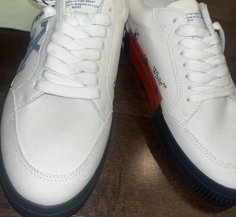 Off White Vulcanized Low Sneaker
