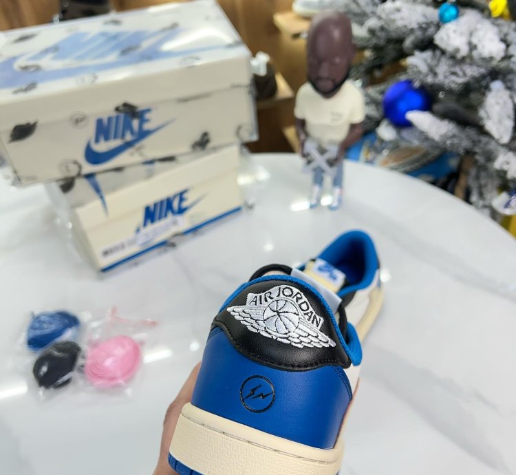 Jordan 1 Retro Low Og Sp Fragment X Travis Scott
