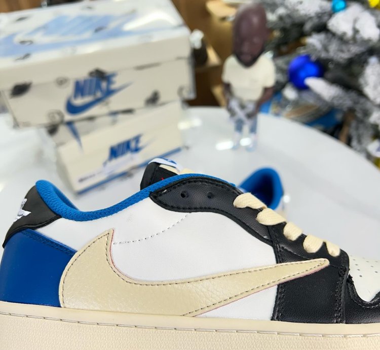 Jordan 1 Retro Low Og Sp Fragment X Travis Scott