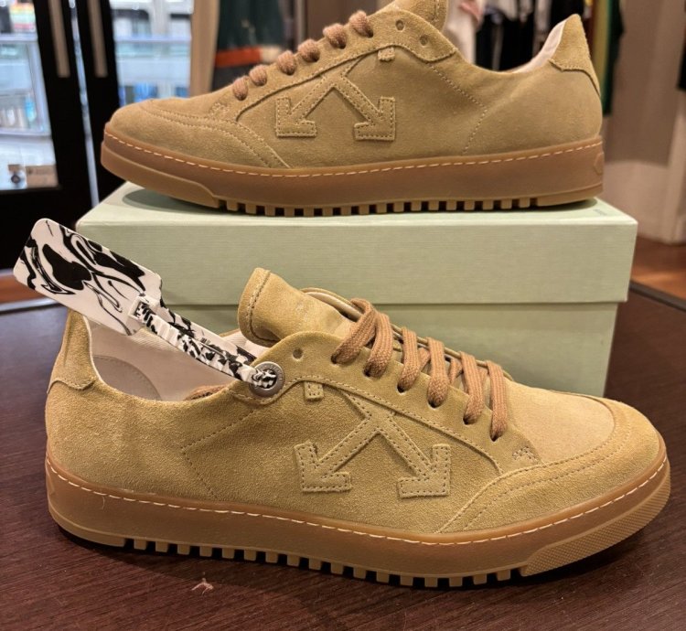 Off-white 2 0 Low Sneakers Wheat Brand New