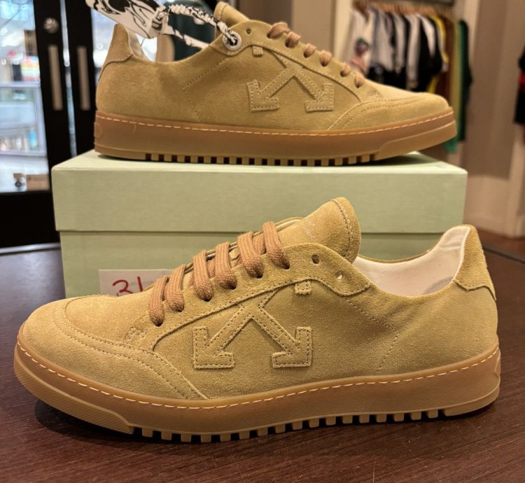 Off-white 2 0 Low Sneakers Wheat Brand New