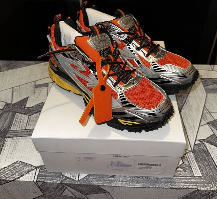 Off-white Be Right Back Silver Red