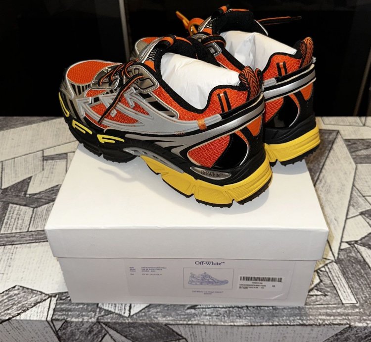 Off-white Be Right Back Silver Red