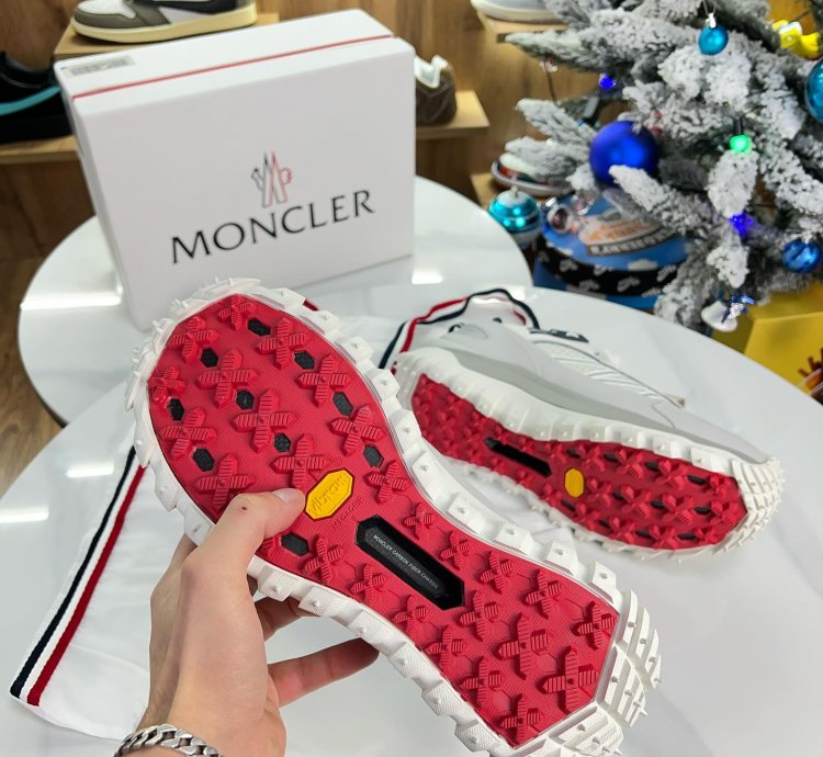 Moncler Trailgrip Gtx Silver White