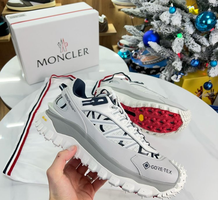 Moncler Trailgrip Gtx Silver White