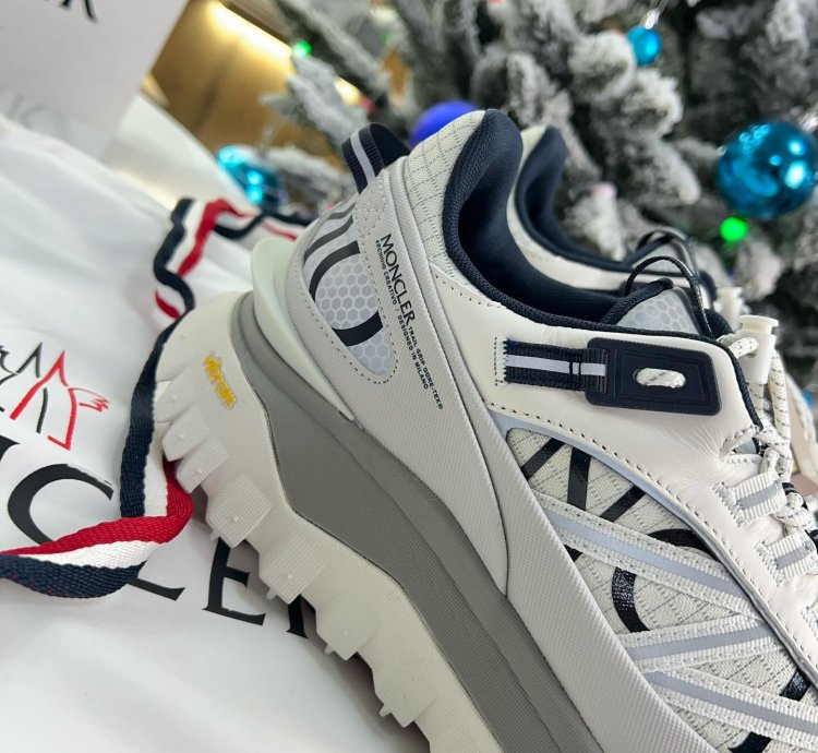 Moncler Trailgrip Gtx Silver White