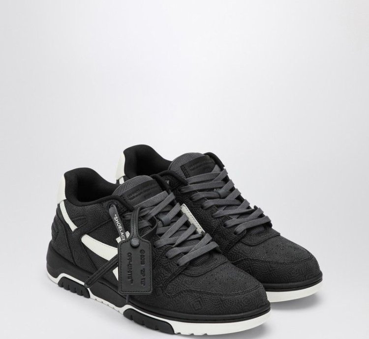 Off-white Black White Sneaker Out Of Office