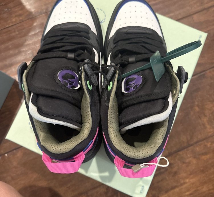 Off-white Mid Top Sponge Sneaker Black Fuschia 46