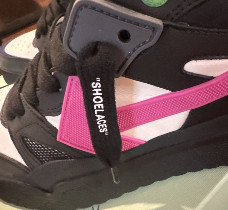 Off-white Mid Top Sponge Sneaker Black Fuschia 46