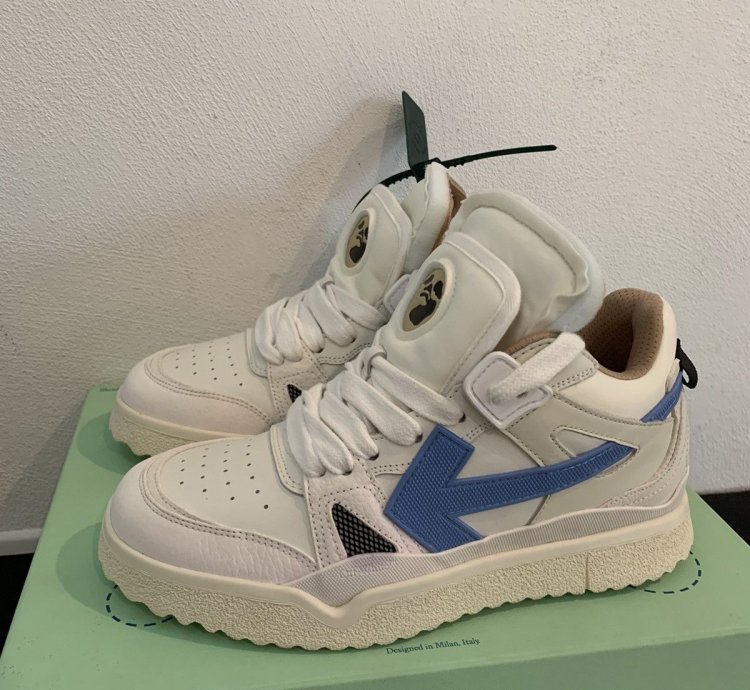 Off-white Midtop Sponge Snkrs Pristine