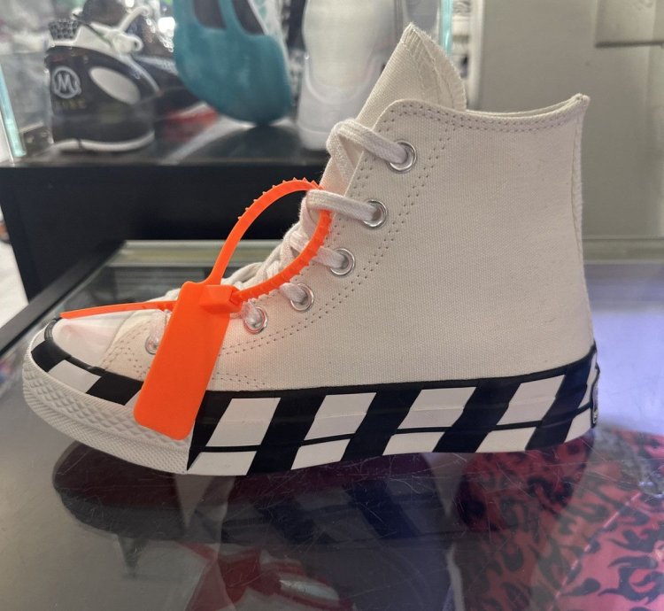 Off-white Nike Converse Chuck Taylor Size 5 New