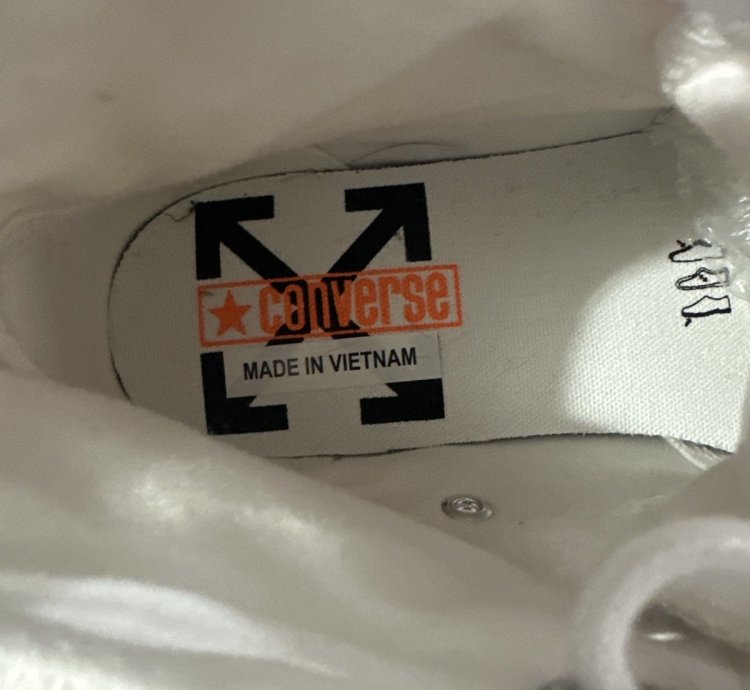 Off-white Nike Converse Chuck Taylor Size 5 New