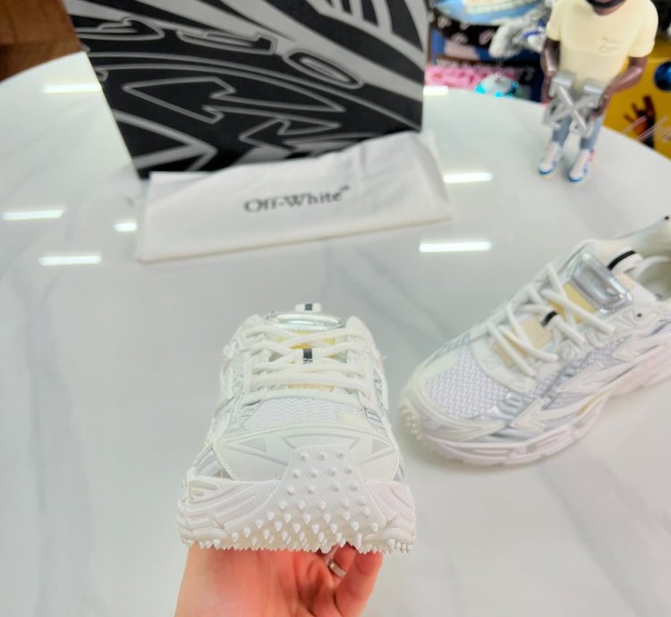 Off-white Be Right Back White