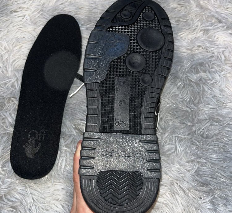 Off-white Out Of Office