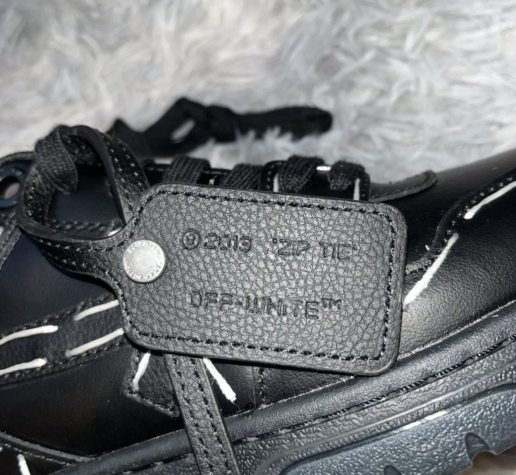 Off-white Out Of Office