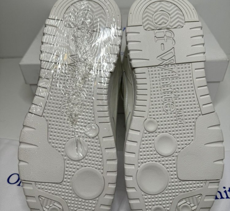 Off-white Out Of Office Leather Low-top Sneakers New