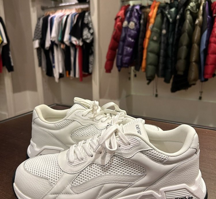 Off-white Runner Low Top