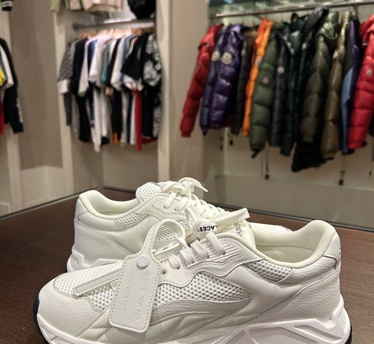 Off-white Runner Low Top