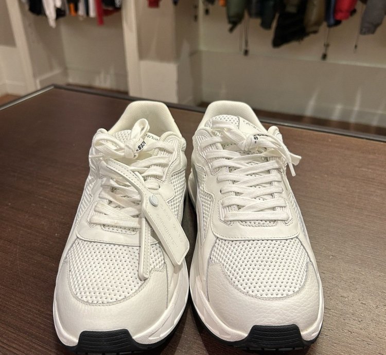 Off-white Runner Low Top