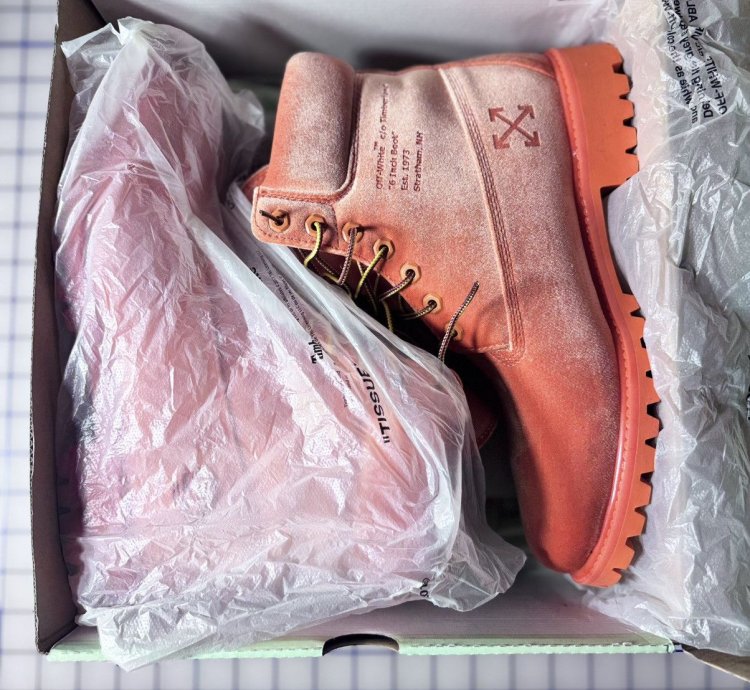 Off-white Timberlands Satin Boot