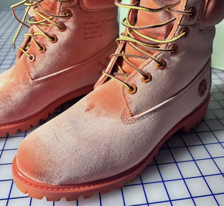 Off-white Timberlands Satin Boot
