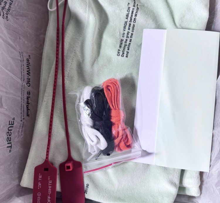Off-white Timberlands Satin Boot
