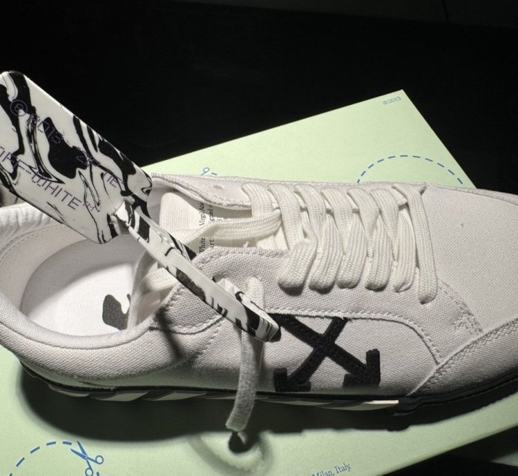 Off-white Vulcanized Low