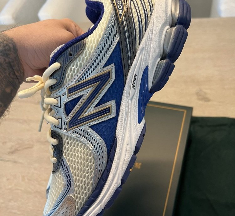 price Firm Ald New Balance 860v2 - Blue - Size 9 5