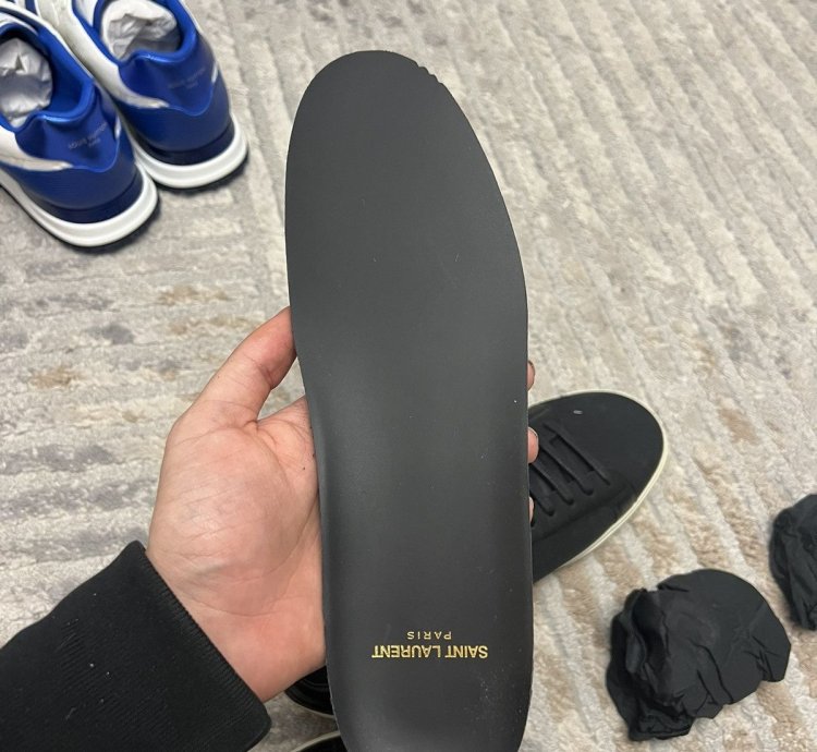 Saint Laurent Court Sl 06