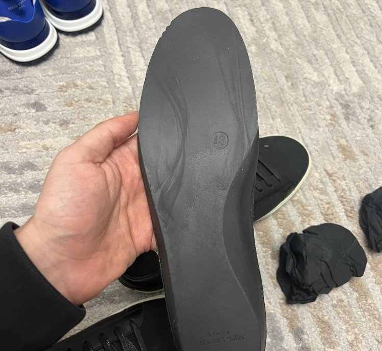 Saint Laurent Court Sl 06