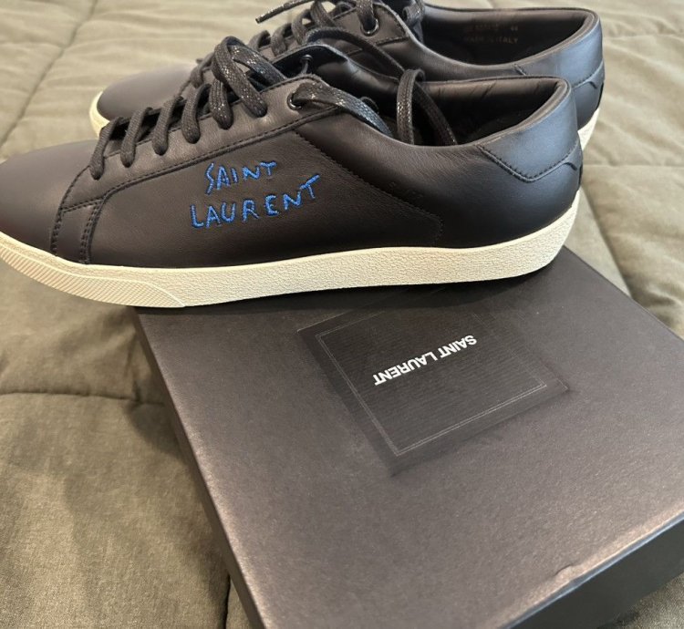 Saint Laurent Mens Black Sl 06 Courtclassic Leather Sneakers