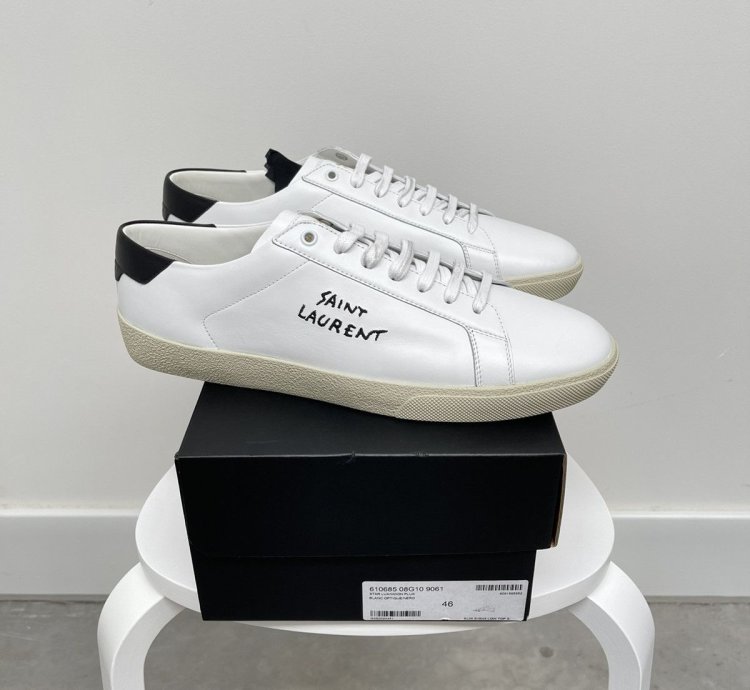 Saint Laurent Signa Low Top Sneakers