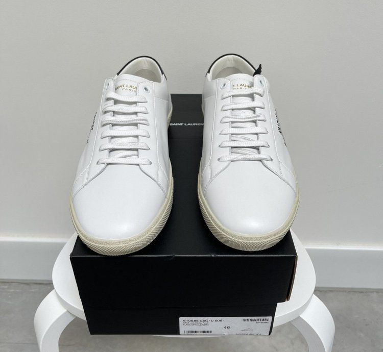 Saint Laurent Signa Low Top Sneakers