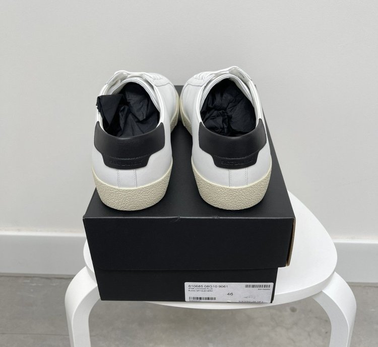 Saint Laurent Signa Low Top Sneakers