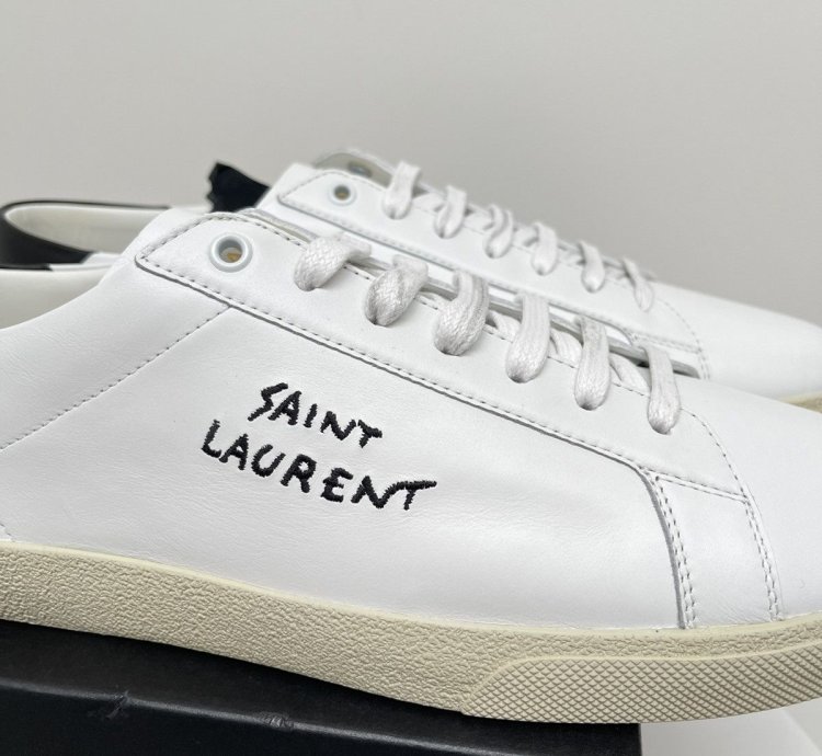 Saint Laurent Signa Low Top Sneakers