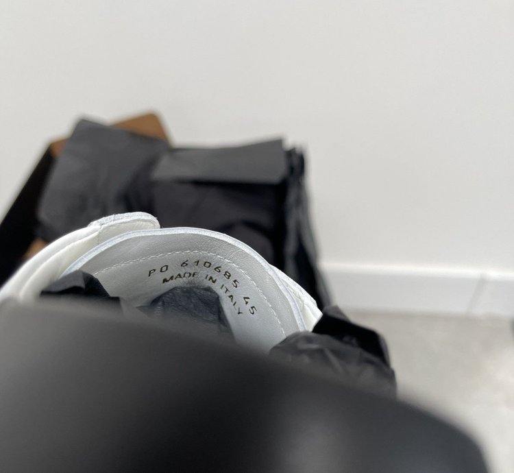 Saint Laurent Signa Low Top Sneakers