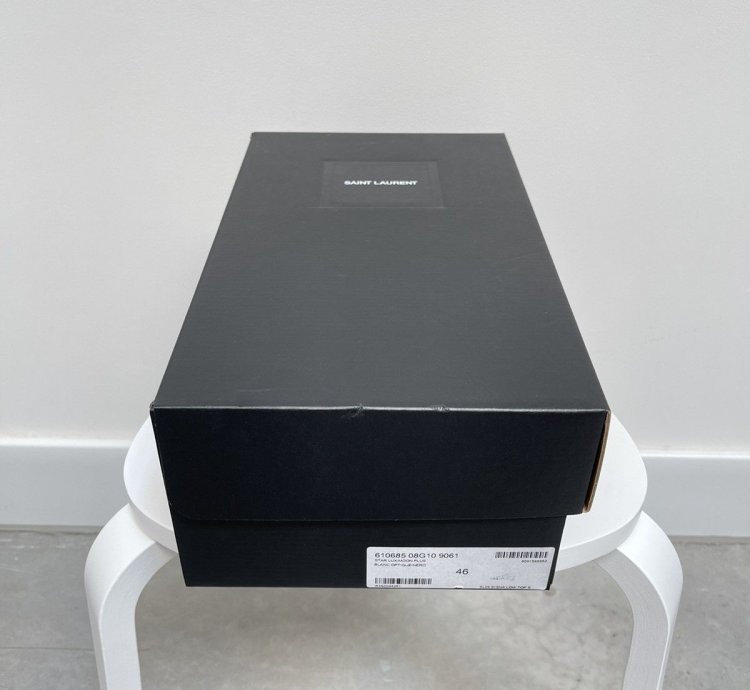 Saint Laurent Signa Low Top Sneakers