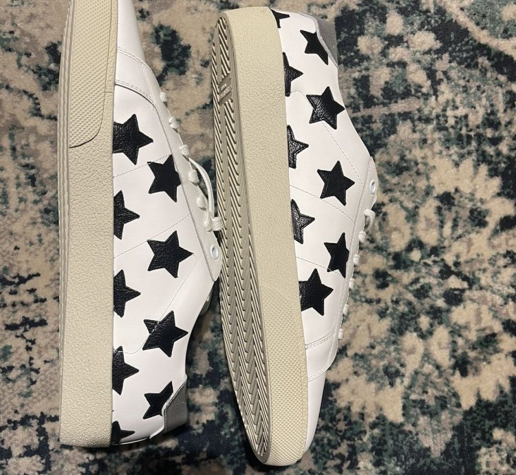 Saint Laurent Sl 06 Low Top Stars Sneaker