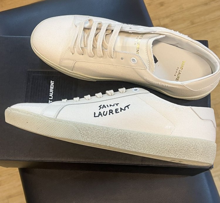 Saint Laurent Sl06 Off White Low Top Sneaker