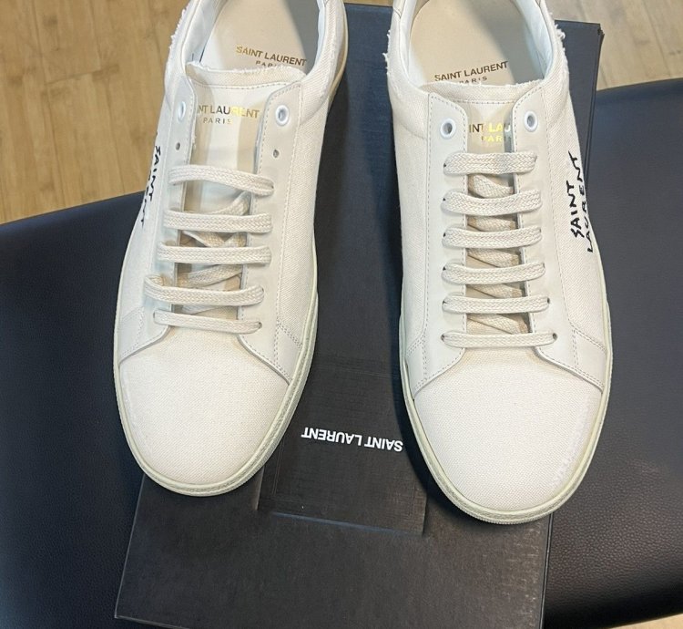 Saint Laurent Sl06 Off White Low Top Sneaker