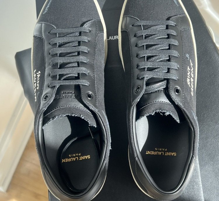Saint Laurent Sl106 Signa Low Sneaker