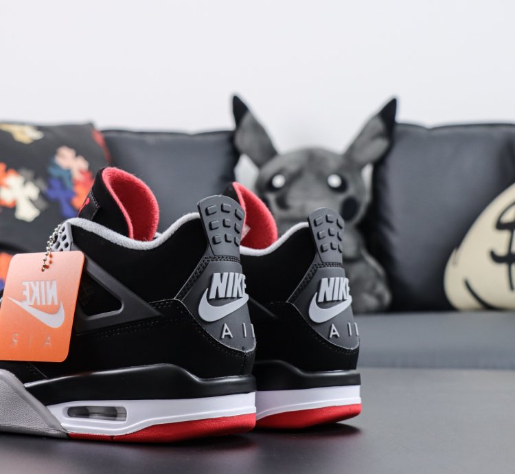 Nike Air Jordan 4 bred 308497-060
