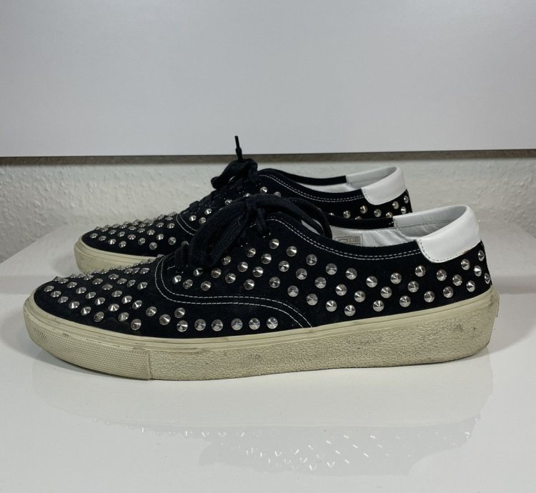 Saint Laurent Ysl Studded Low Trainers Sneakers Vu 377373