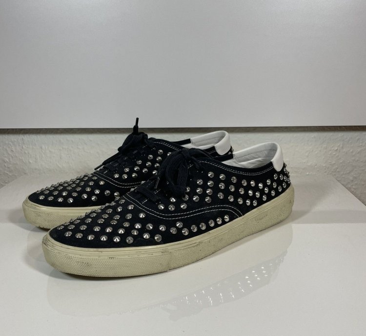 Saint Laurent Ysl Studded Low Trainers Sneakers Vu 377373